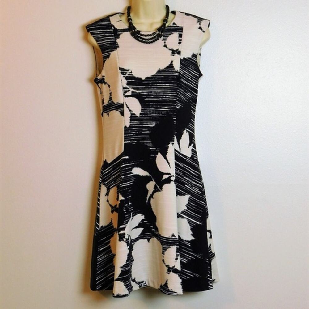 Apt. 9 Floral Sleeveless Fit and Flare Dress M Black Ivory Stretch Knit Preppy